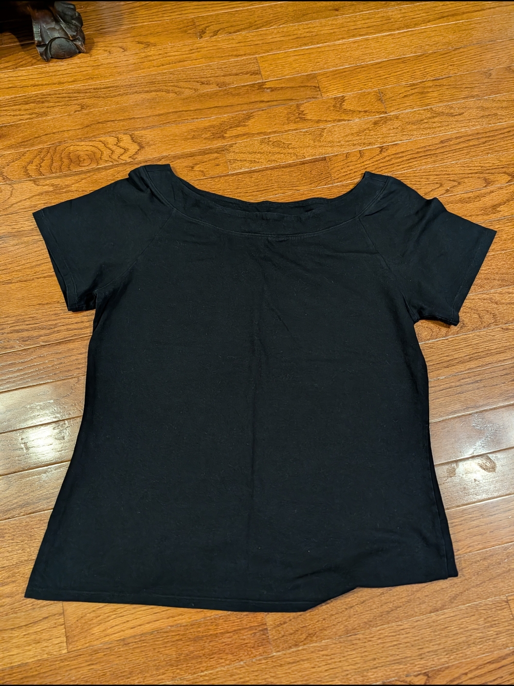 White House Black Market Black Short Sleeve Scoop Neck Top